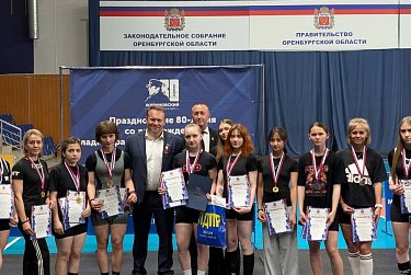 Соревнования по пауэрлифтингу прошли в Оренбурге